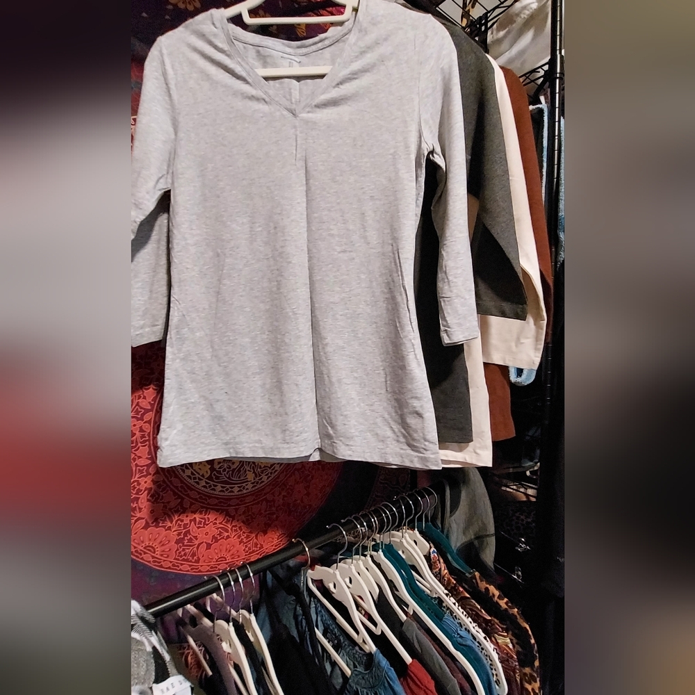 Set Of 4:  3/4 Sleeve Tops